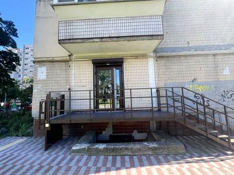 коммерческая по адресу Владимира Ивасюка просп. (Героїв Сталінграду), 54