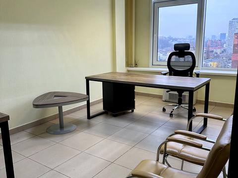 коммерческая по адресу Антоновича ул. (Горького), 172