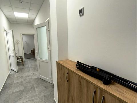 комерційна за адресою Кругла вул., 5-Б