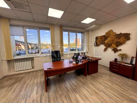 комерційна за адресою Набережно-Лугова вул., 29