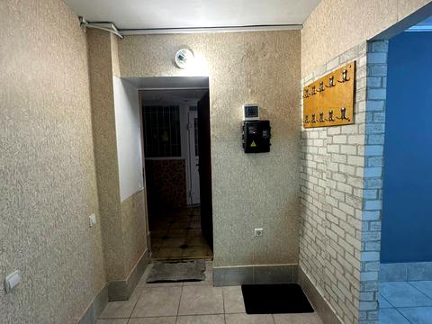 комерційна за адресою Палубна вул., 9/1