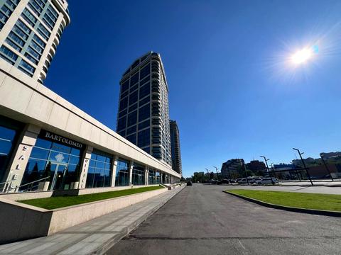паркомісце за адресою Набережна Перемоги вул., 7