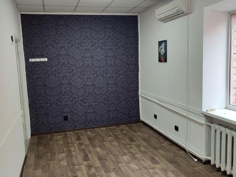 комерційна за адресою Королеви Єлизавети, 15