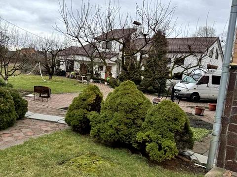 будинок за адресою Квітнева вул.