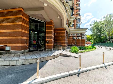 комерційна за адресою Старонаводницька вул., 6