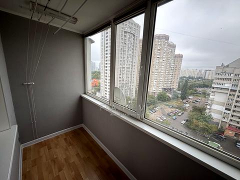 квартира за адресою Київ, Драгоманова вул., 23