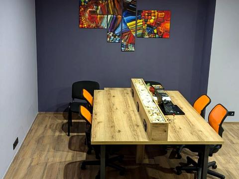 коммерческая по адресу Пластовая ул. (Остафова), 13