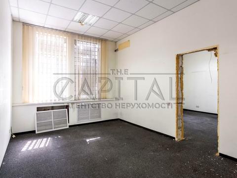 комерційна за адресою Миколи Бажана просп., 12