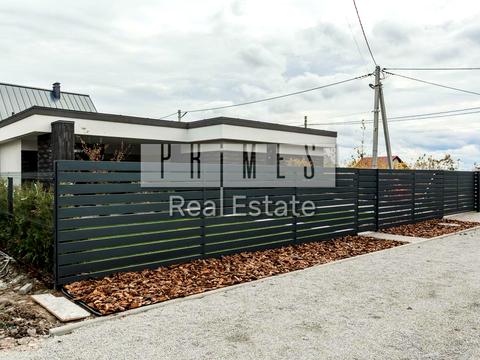 будинок за адресою Довженка вул.