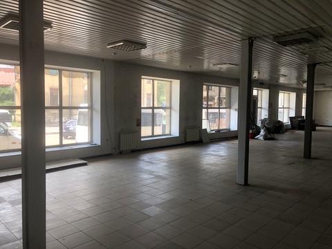 комерційна за адресою Залізнична вул., 3