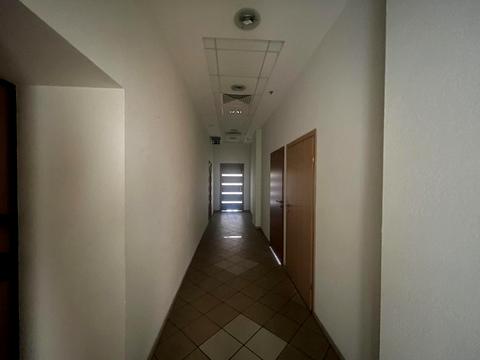 комерційна за адресою Богдана Хмельницького вул., 52