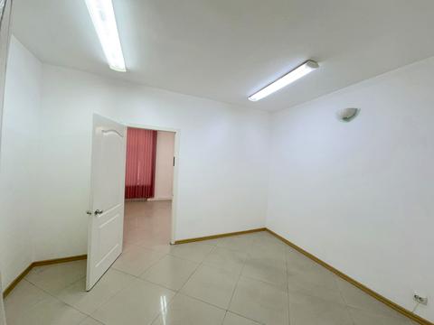 комерційна за адресою Дерибасівська вул., 1