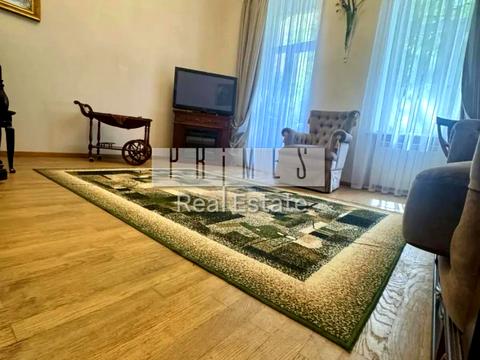квартира за адресою Київ, Богдана Хмельницького вул., 84