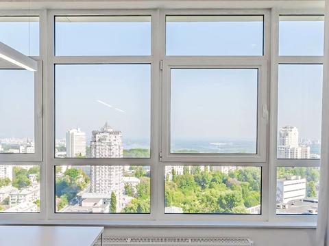 комерційна за адресою Кловський узвіз, 7a
