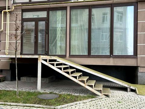 комерційна за адресою Микулинецька вул., 5