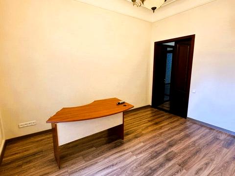 квартира за адресою Дмитра Яворницького просп. (Карла Маркса), 90