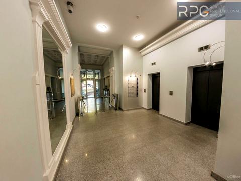 комерційна за адресою Музейний пров., 4