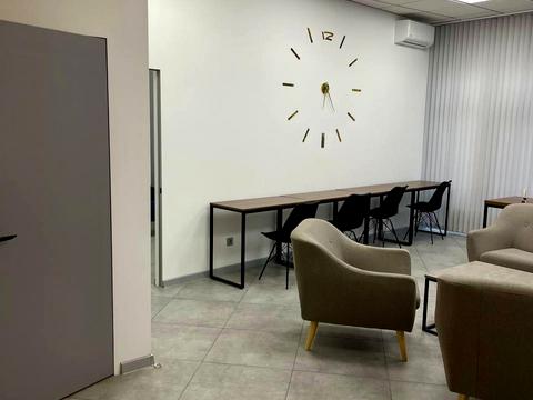 комерційна за адресою Євгена Коновальця вул. (Щорса), 36 Д