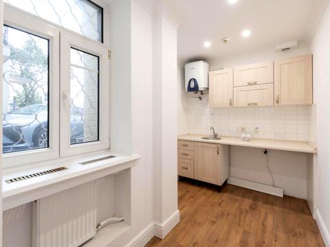 комерційна за адресою Івана Франка вул., 29