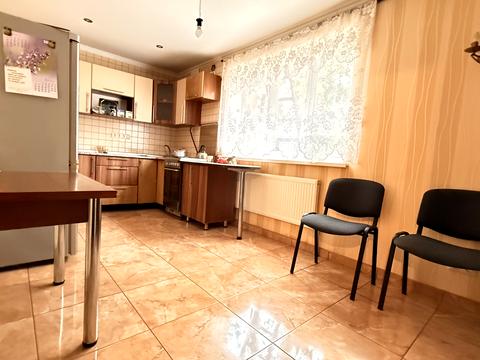 будинок за адресою Вишнева, 8