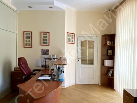 комерційна за адресою Пирогова вул., 5