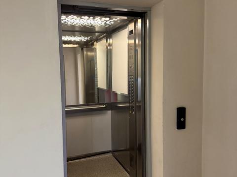 квартира за адресою Івана Крамського вул., 9