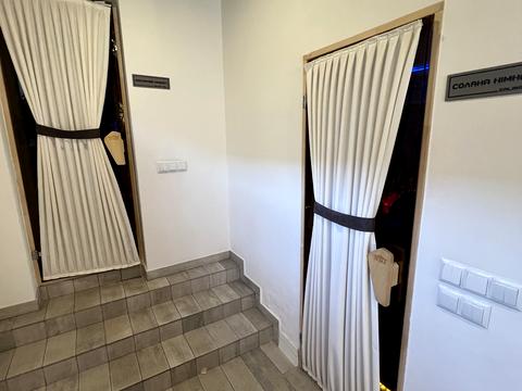 комерційна за адресою Миру просп., 73/3