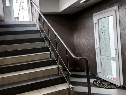 комерційна за адресою Зарічанська вул., 1