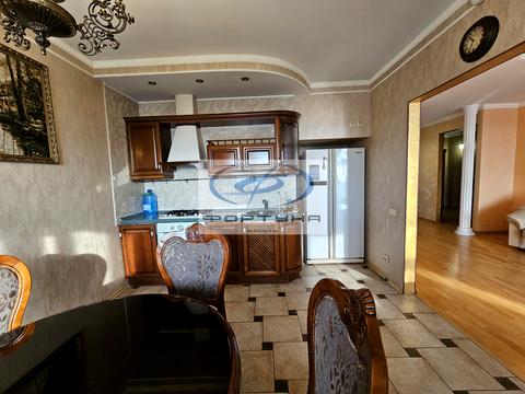 квартира за адресою Святотроїцька вул., 94