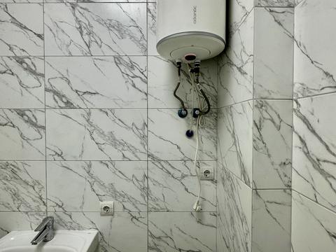 комерційна за адресою Мисливська вул., 24