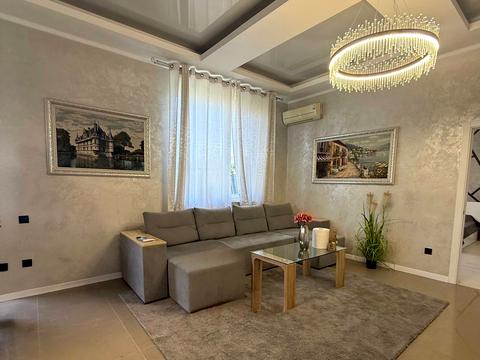 будинок за адресою Ореховая алея, 12