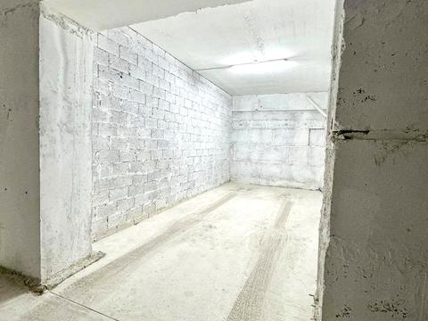 паркомісце за адресою Виноградна вул., 15