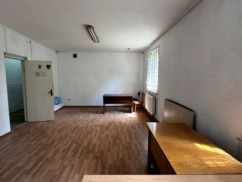 комерційна за адресою Залізнична вул., 16