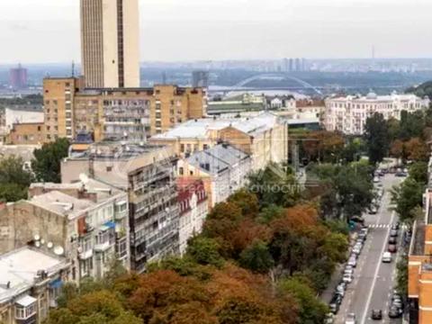 комерційна за адресою Бульварно-Кудрявська вул. (Воровського), 21