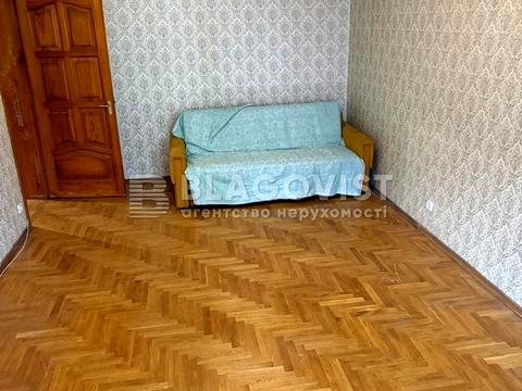 квартира за адресою Анни Ахматової вул., 15