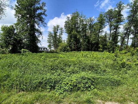 участок по адресу Тиха, 15