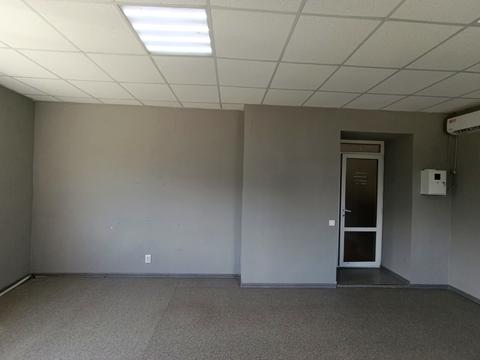 комерційна за адресою Левка Лук'яненка вул. (Маршала Тимошенка), 9