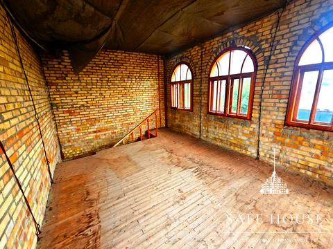 комерційна за адресою Бориспільська, 4