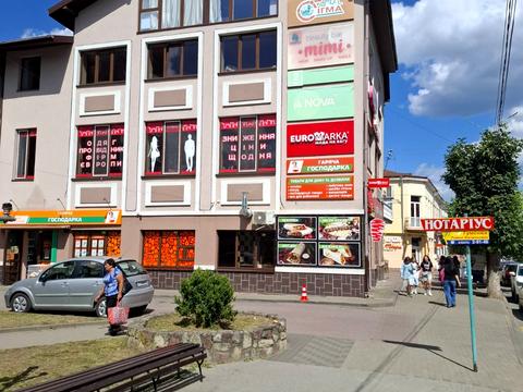 комерційна за адресою Івана Франка вул., 1