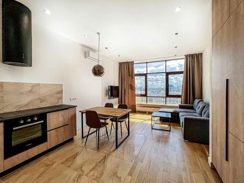 квартира за адресою Хмельницкого, 58а