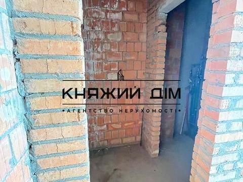 комерційна за адресою Дніпровська набережна вул., 17В
