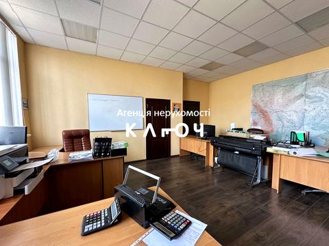 комерційна за адресою Олега Ольжича вул., 48