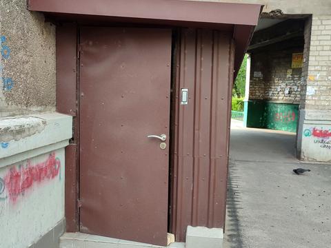 комерційна за адресою Калинова вул., 68