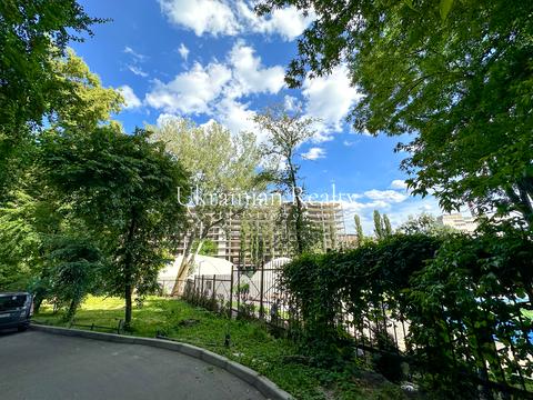 коммерческая по адресу Михаила Грушевского ул., 34/1