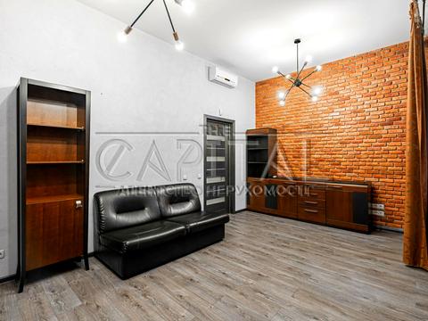 комерційна за адресою Воздвиженська вул., 42