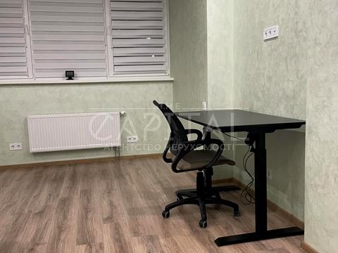 коммерческая по адресу Ревуцкого ул., 4