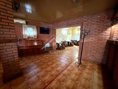 комерційна за адресою Прорізна вул., 1а