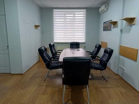 комерційна за адресою Євгена Коновальця вул. (Щорса), 32-Г