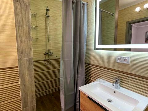 квартира за адресою Лісова вул., 3