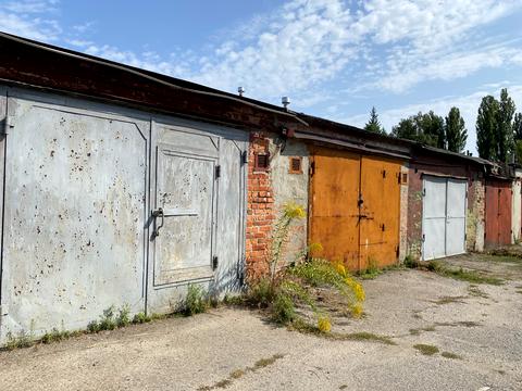 комерційна за адресою Польська вул. (Комарова), 4А